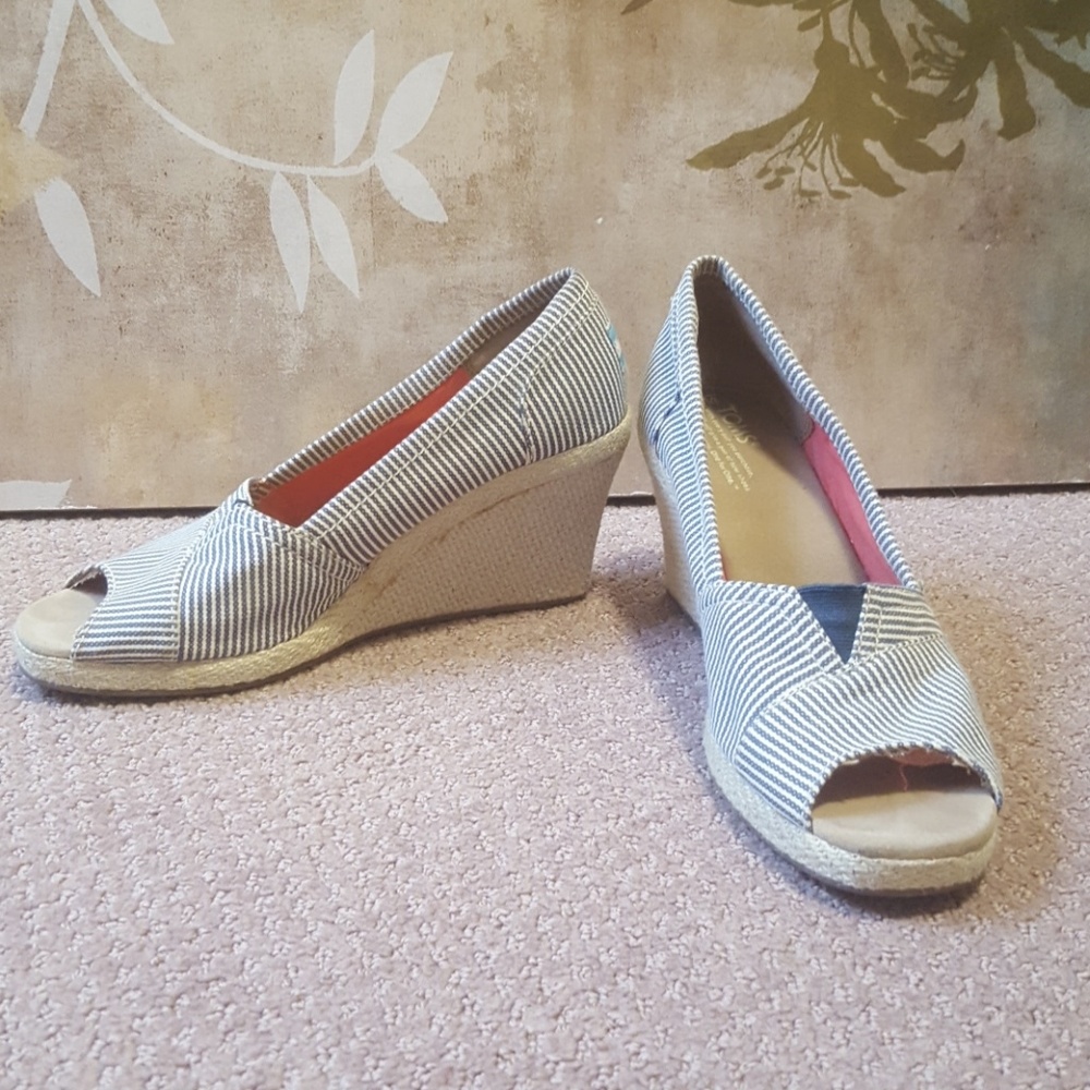 Toms